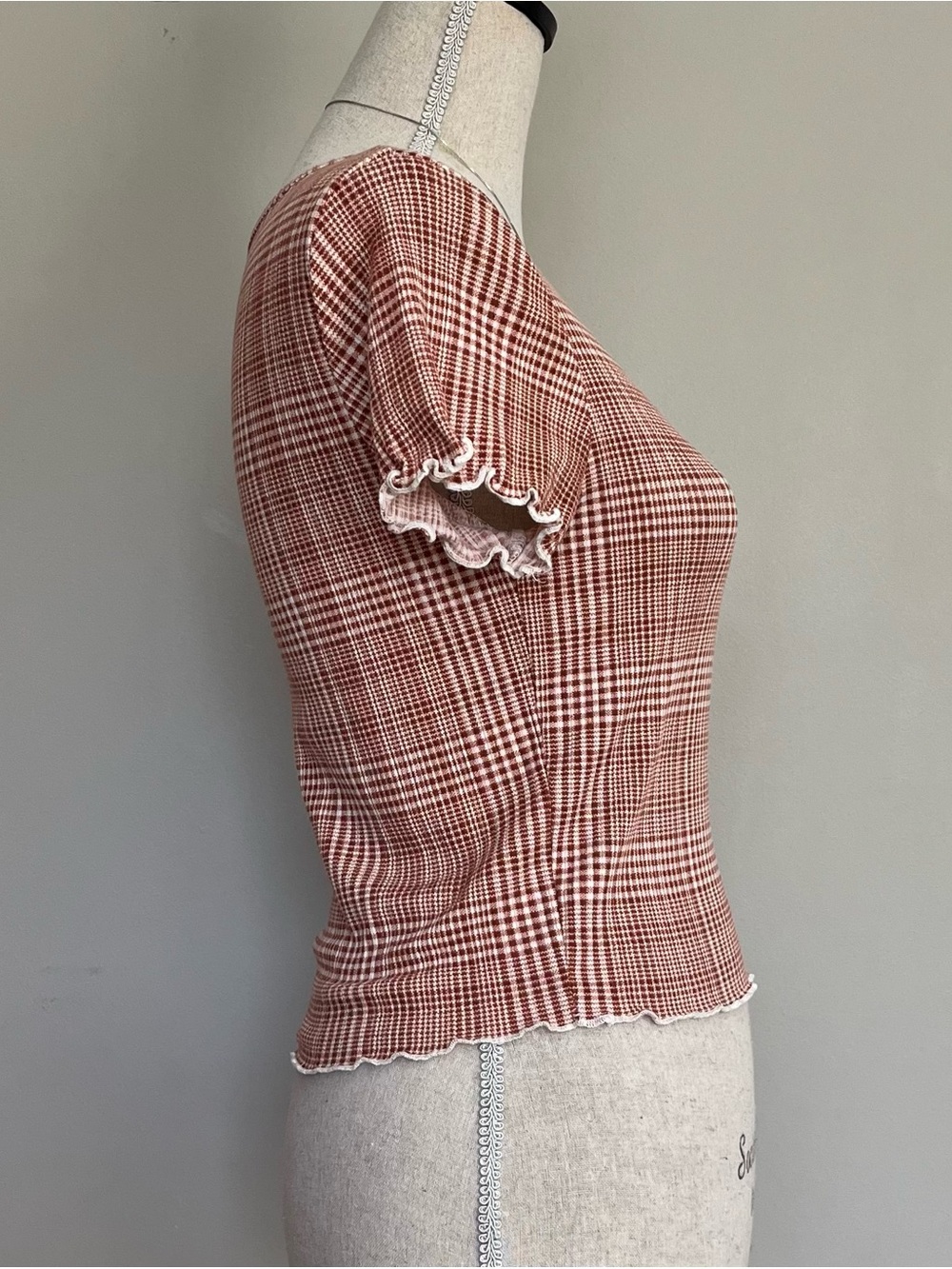 American Eagle Outfitters Rust & White Plaid Lettuce-Edge Crop Top - Picture 2 of 7